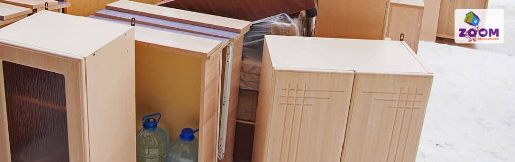 How to Clear out Clutter Before You Move with a Garage Sale
